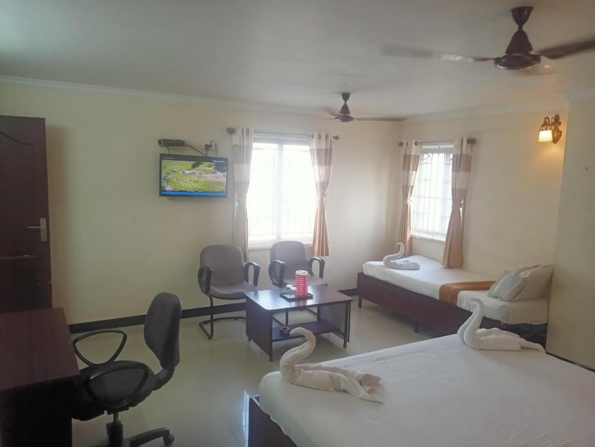 Sky Park Hotels Tiruppur Exterior foto