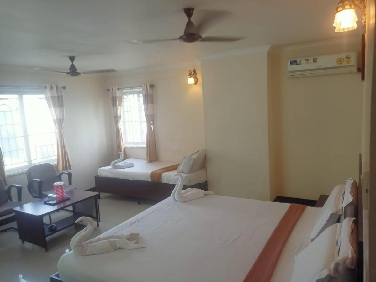 Sky Park Hotels Tiruppur Exterior foto